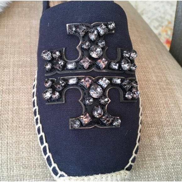 TORY BURCH Ines Embellished Logo Espadrille Flats Navy Canvas Size 5.5 NIB - Picture 7 of 11